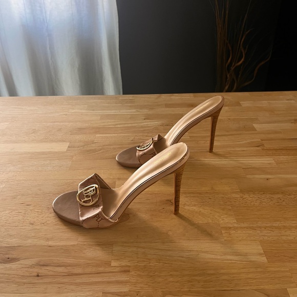 Pretty little thing heels - Picture 6 of 9